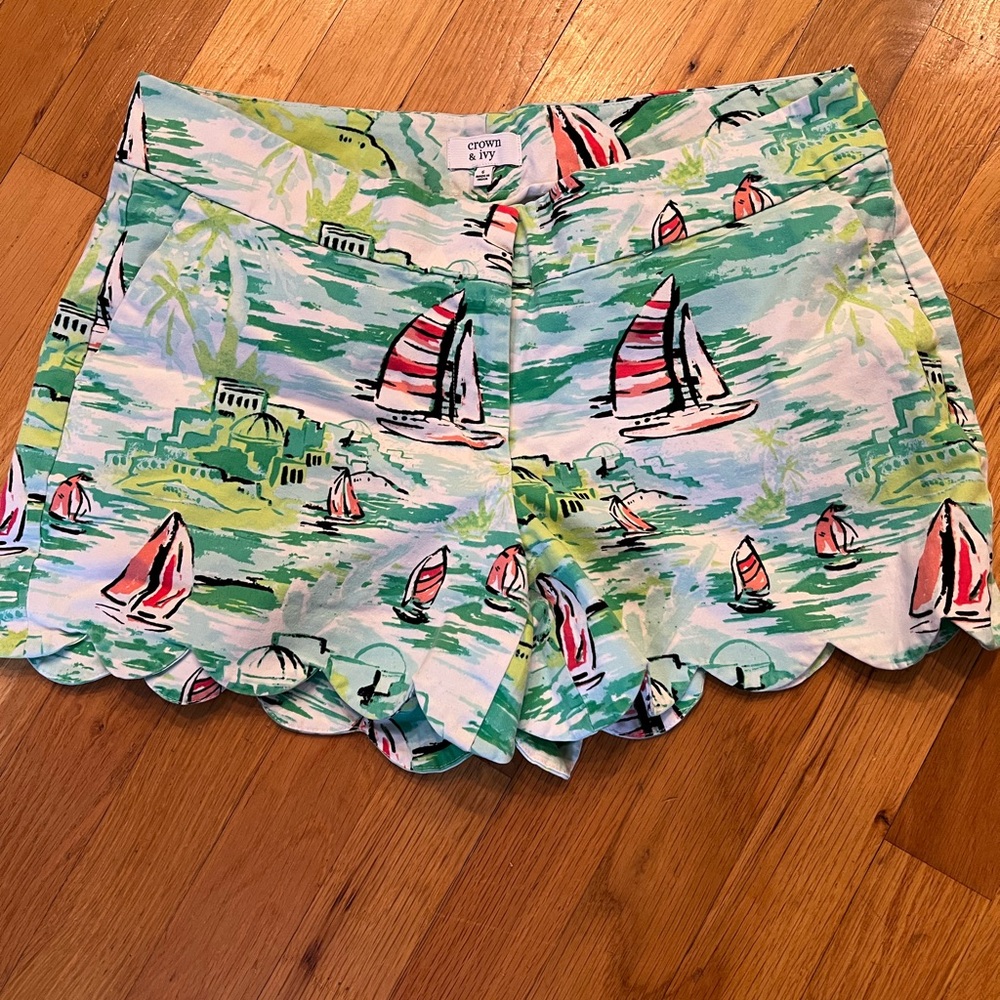 Crown & Ivy Sailboat Print Shorts - Green and Red